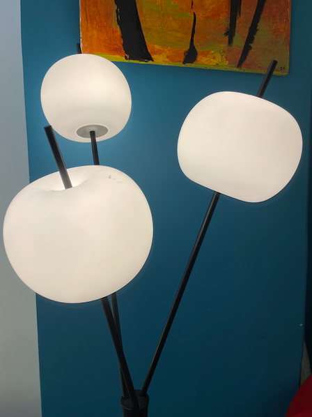 Lampadaire pomme modèle Kushi