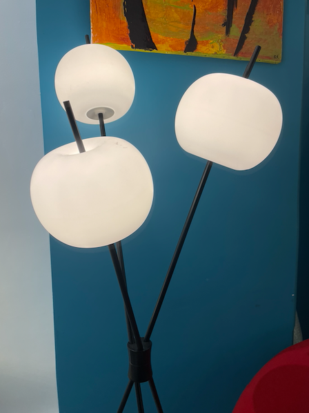 Lampadaire pomme modèle Kushi