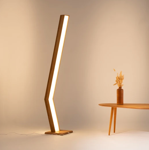 Lampadaire en bois D901