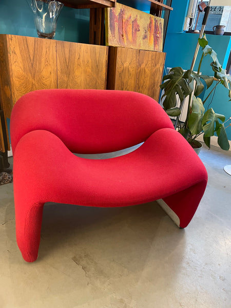 Fauteuil Groovy rouge par Pierre Paulin