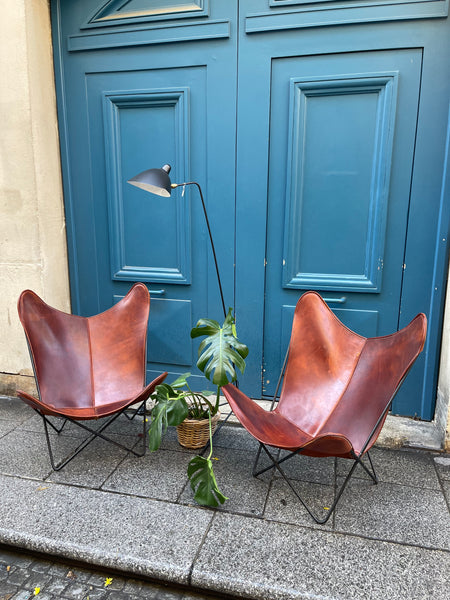 Paire de fauteuils en cuir