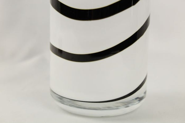 Vase blanc et noir